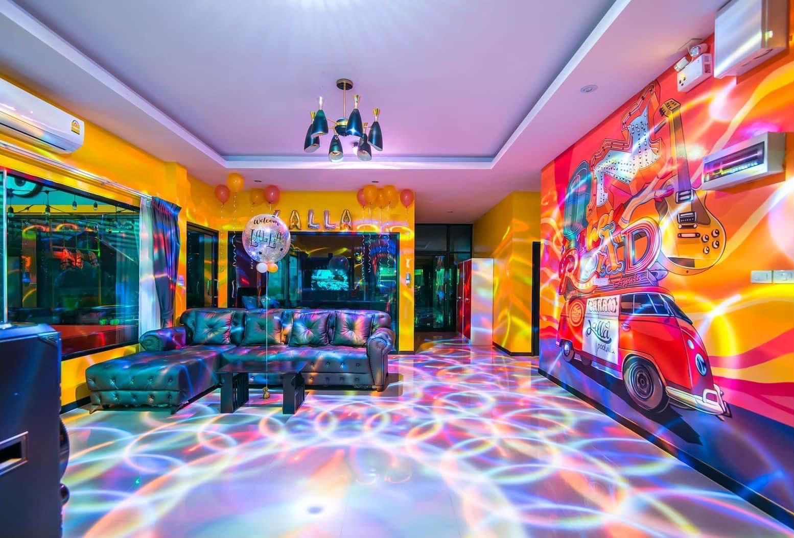 Gallery 12