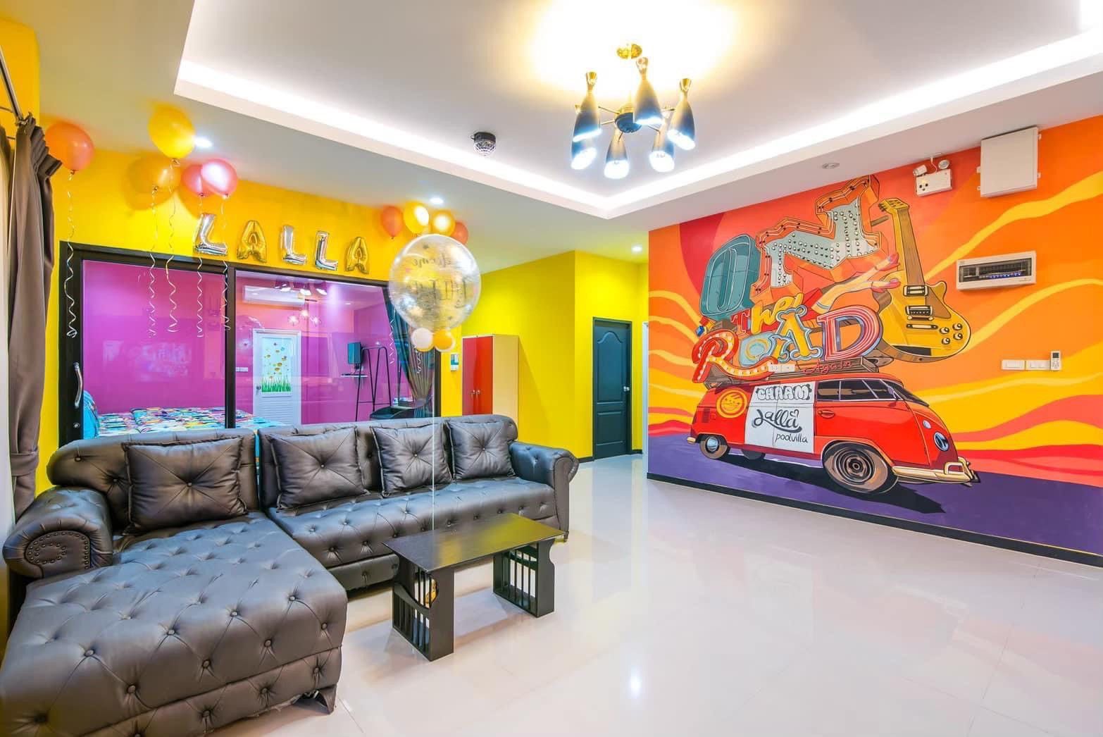 Gallery 16