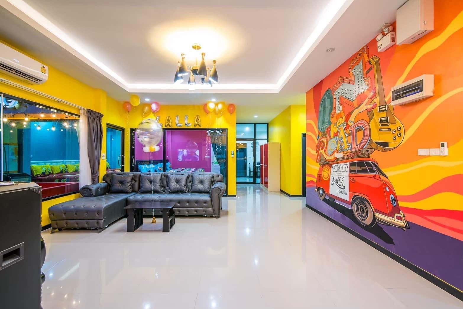 Gallery 13