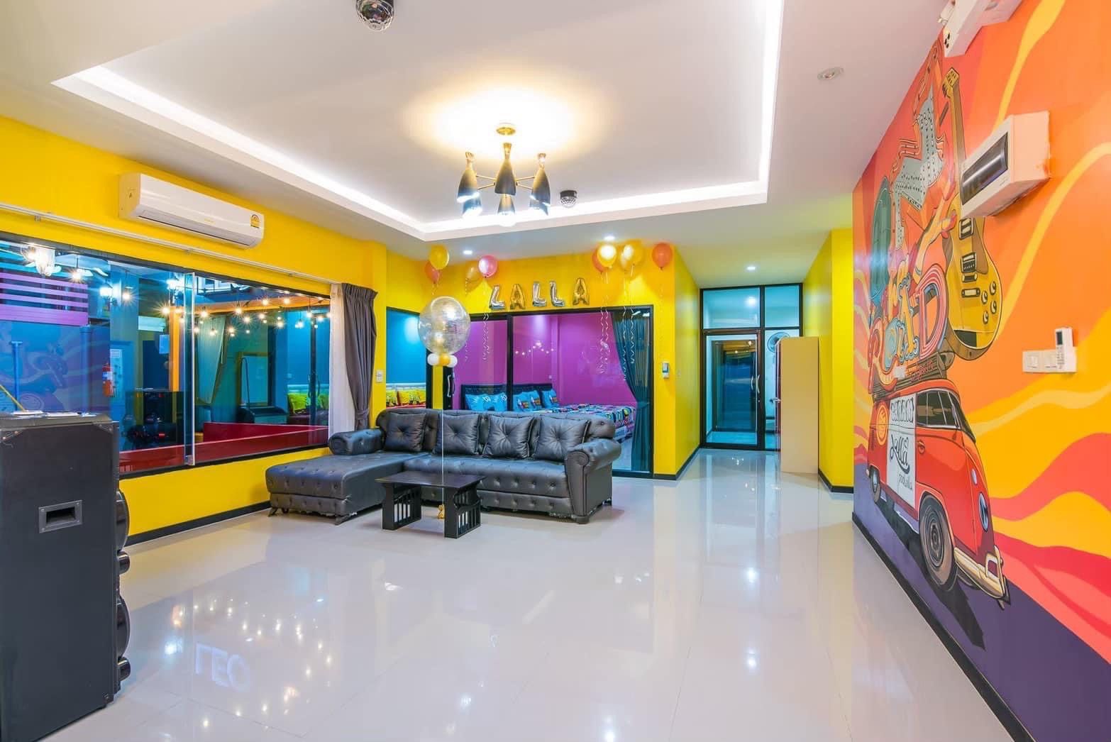 Gallery 19