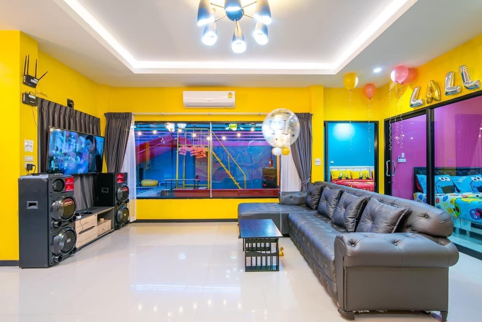 Gallery 17