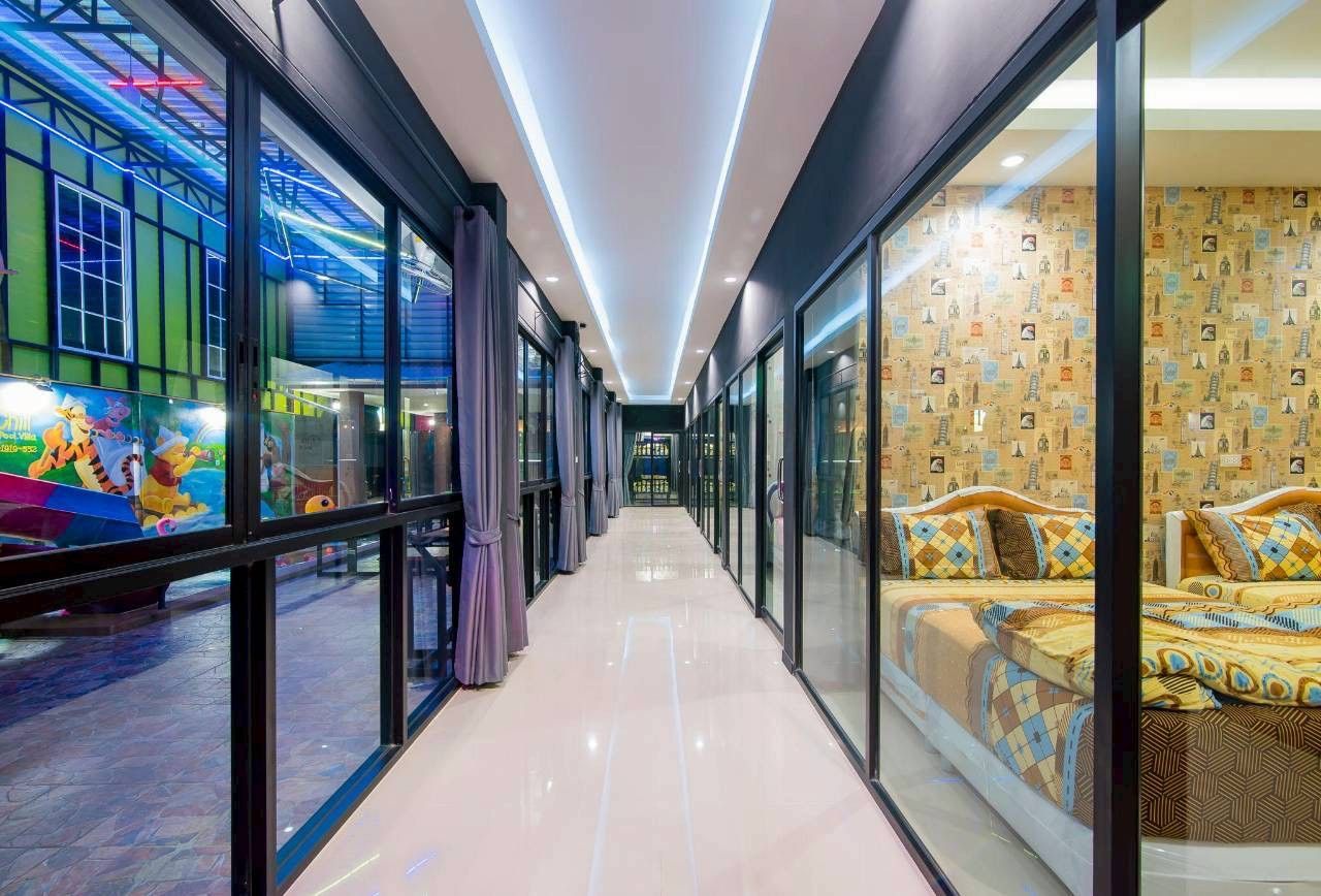Gallery 19