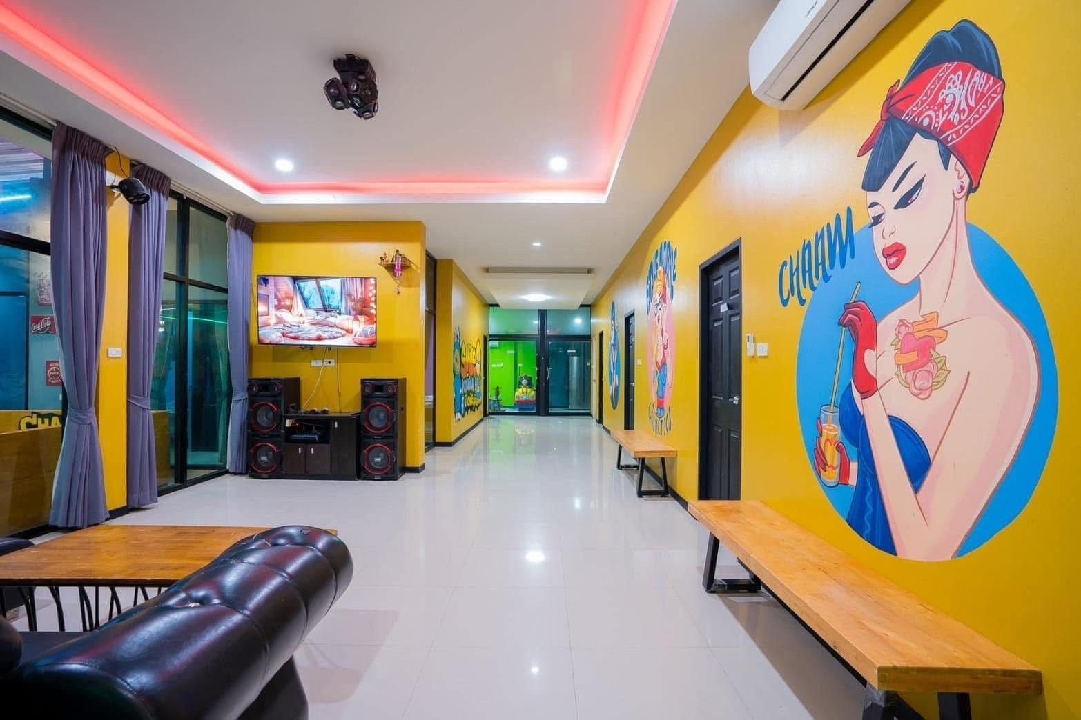 Gallery 12