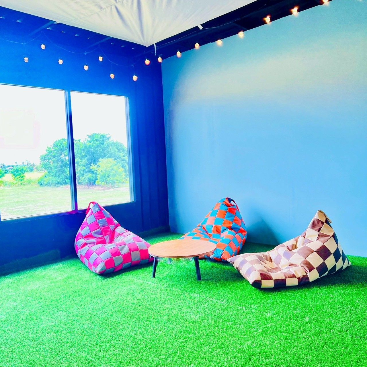 Gallery 16