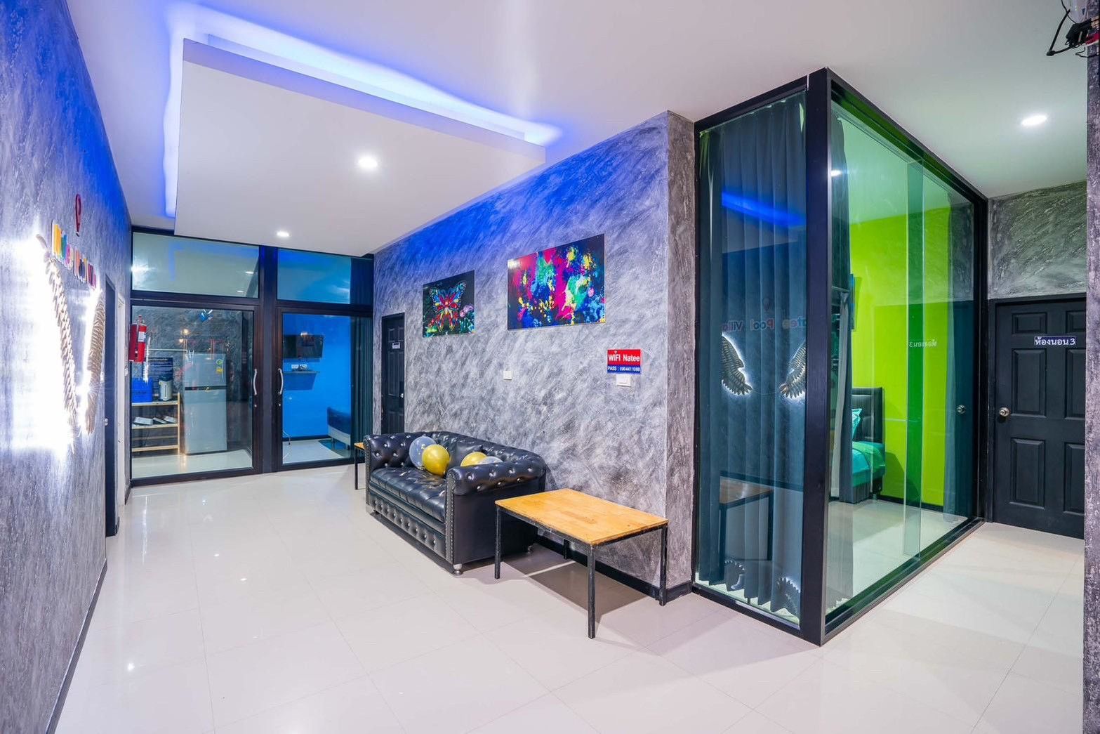 Gallery 19