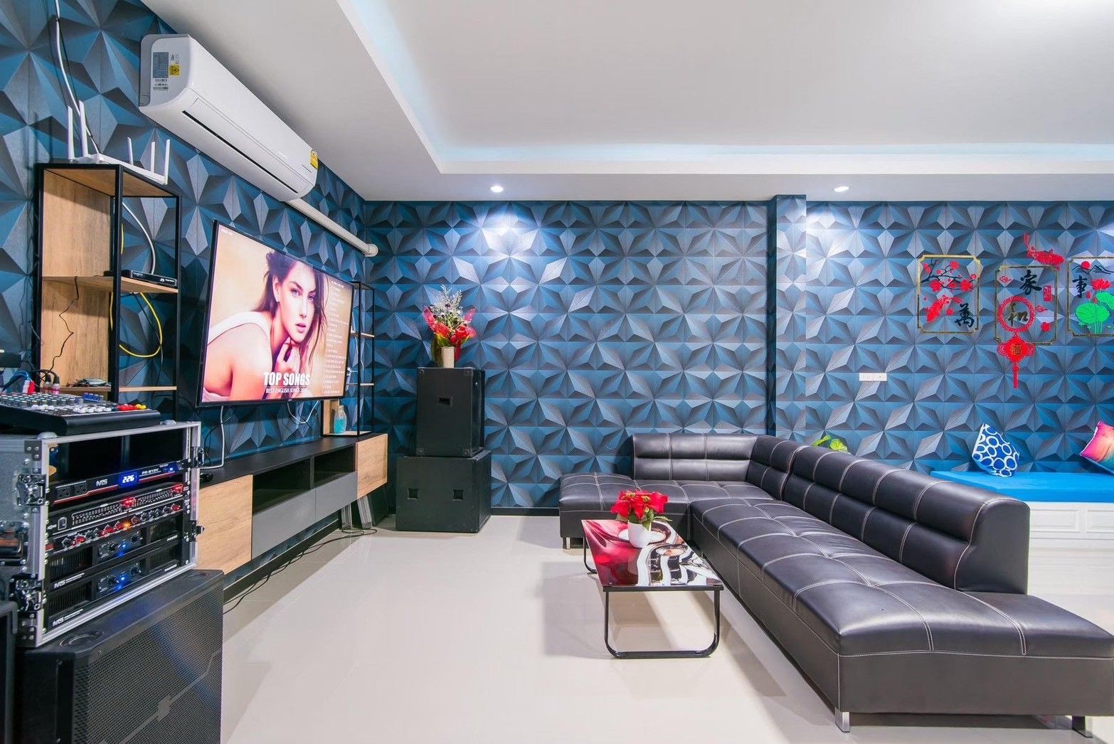 Gallery 11