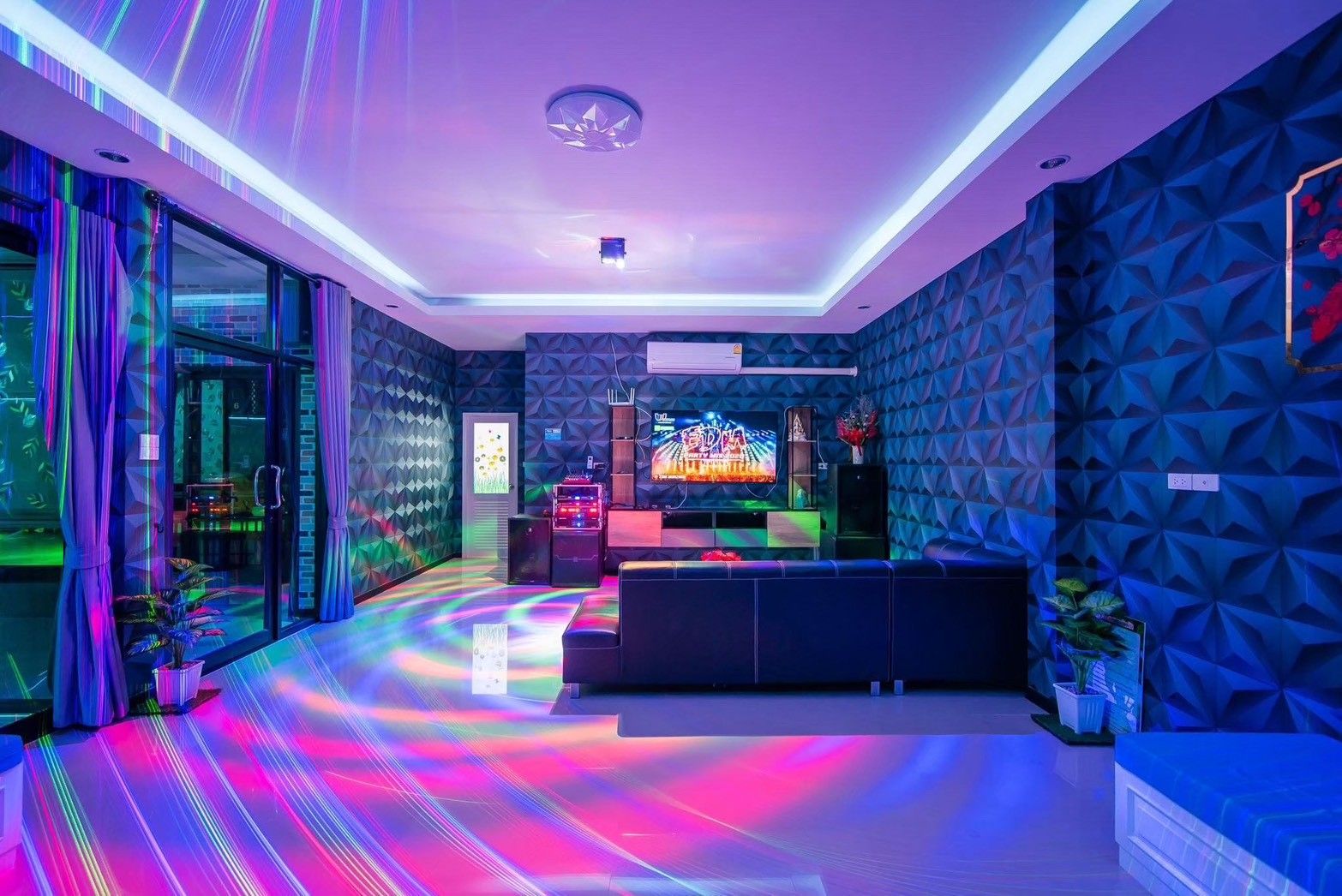 Gallery 12