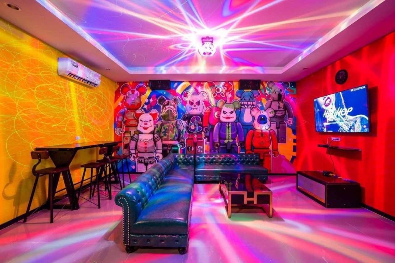 Gallery 18