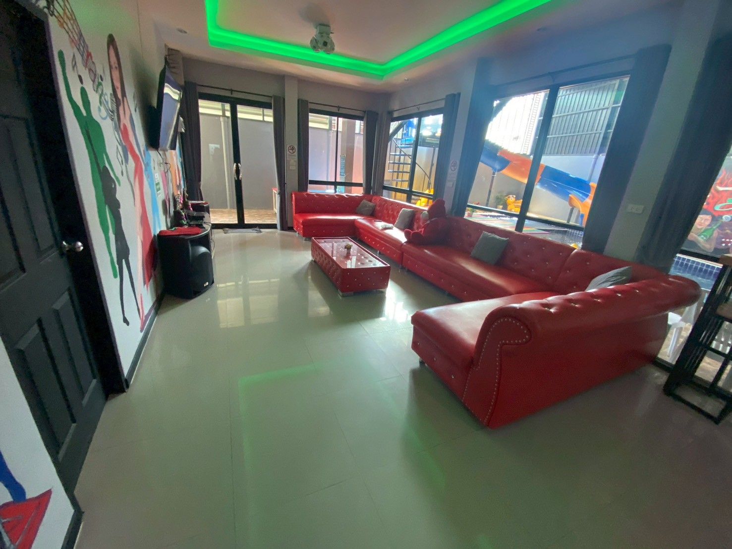 Gallery 11