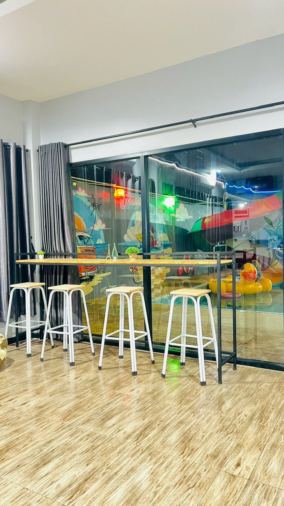 Gallery 18