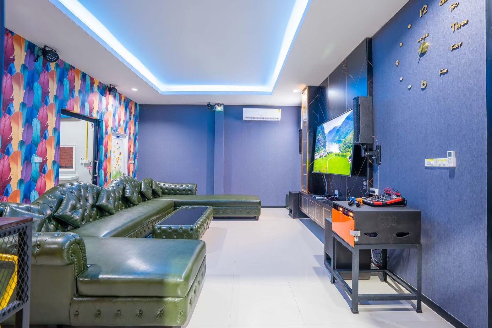 Gallery 30