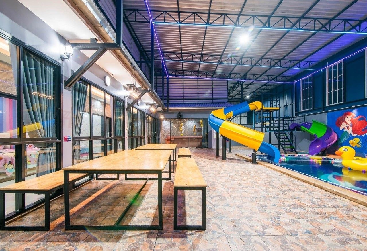 Gallery 12
