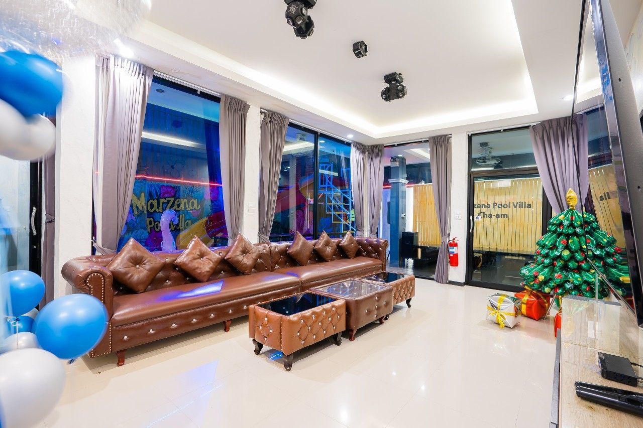 Gallery 16