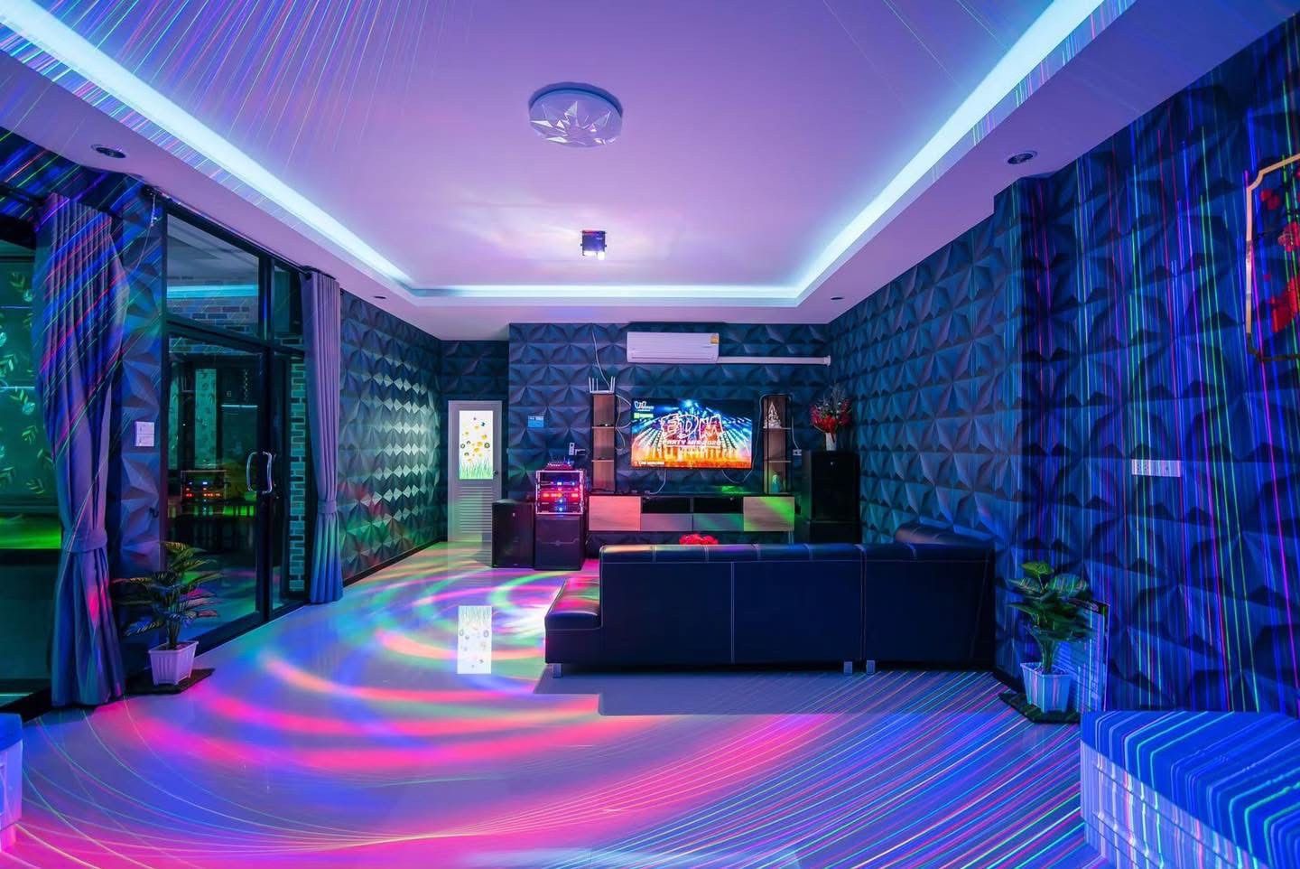 Gallery 50