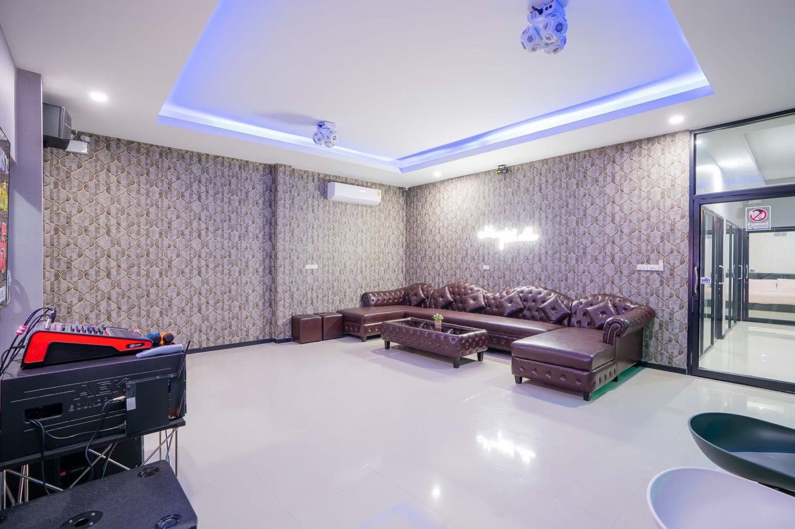 Gallery 40