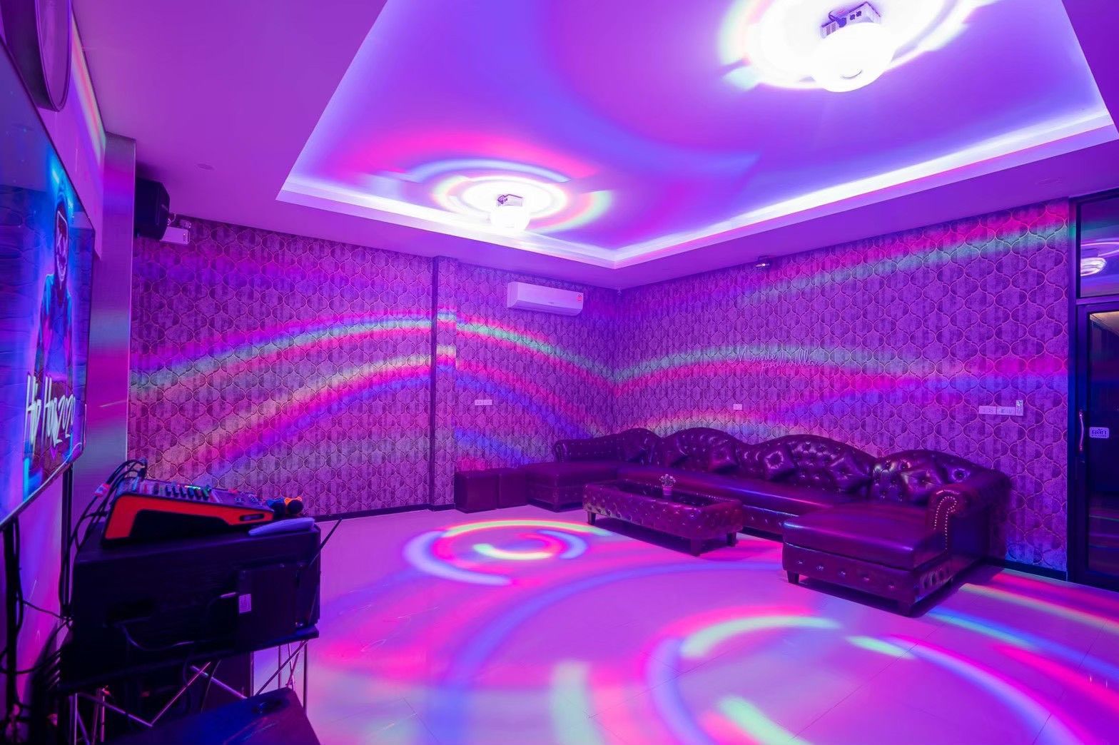Gallery 27