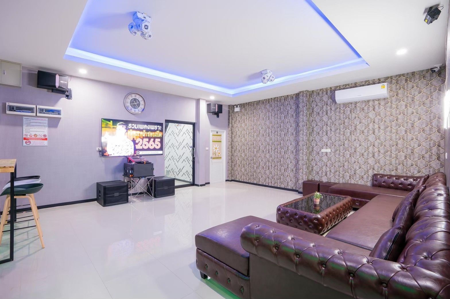 Gallery 50