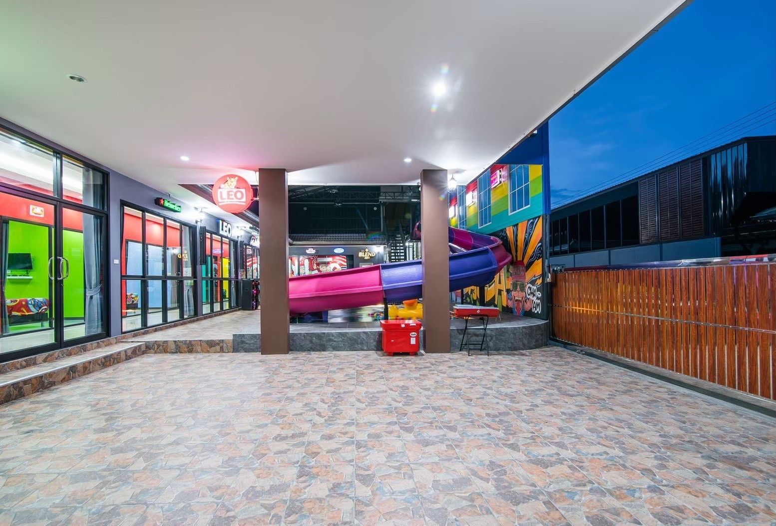 Gallery 19