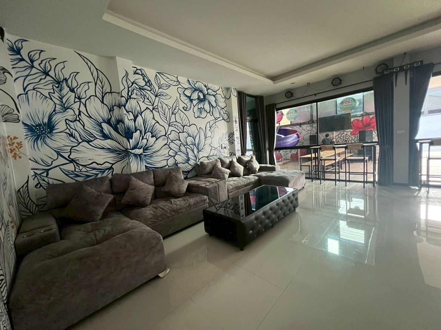Gallery 27